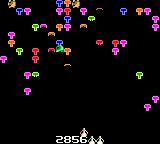 Centipede gameplay screenshot on GBC