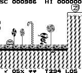 Zool: Ninja of the 'Nth' Dimension gameplay screenshot on Game Boy